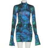 Figurbetontes Minikleid mit Glockenärmeln